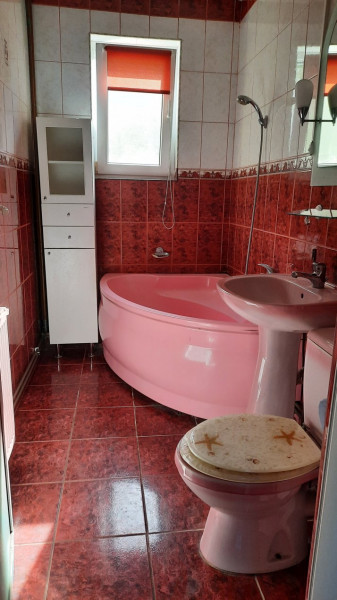 Inchiriere apartament in vila, pretabil cabinet medical, in Targoviste