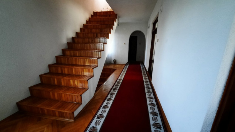 Comision 0 - Apartament în vilă la Poalele Mănăstirii Dealu