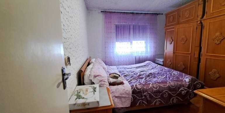 Vanzare Apartament 3 Camere, Zona Spitalului Judetean, Micro 6 Targoviste