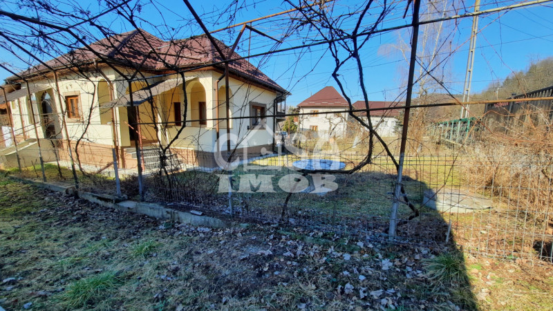 Comision 0 - Casă în Manga, central, judetul Dâmbovița