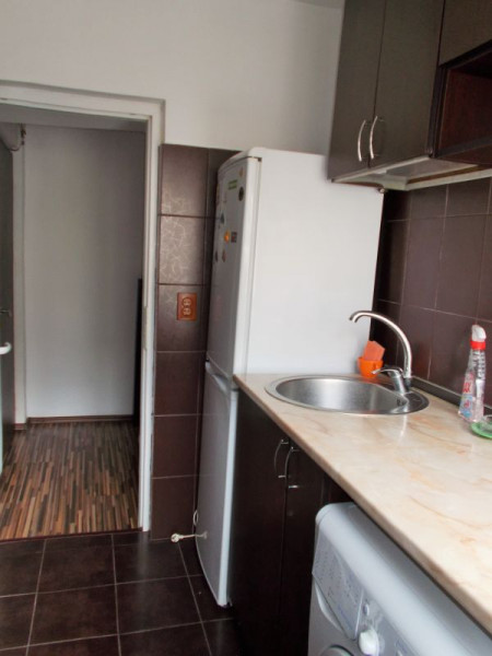 Vânzare apartament 2 camere, etaj 2 micro 4 Târgoviște