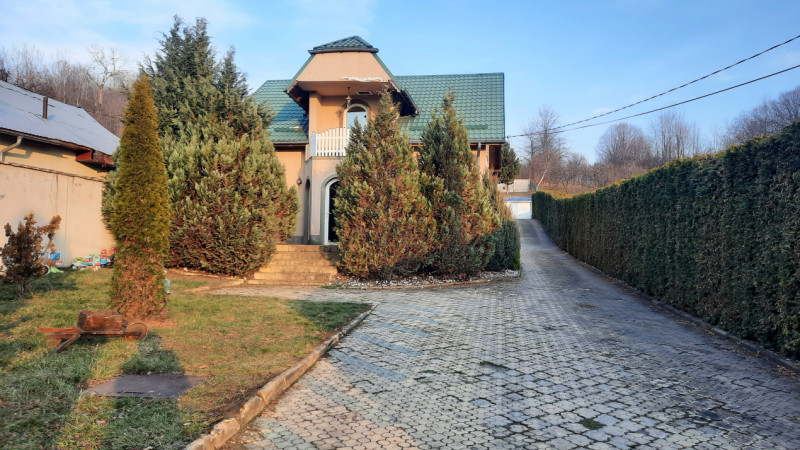 Comision 0 - Vânzare vilă deosebită în Pucioasa, județul Dâmbovița
