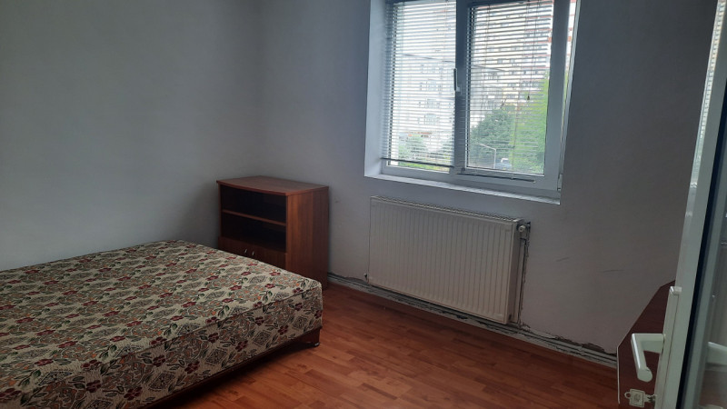 COMISION 0 - Apartament 3 camere, micro 6, etaj 3, Târgoviște