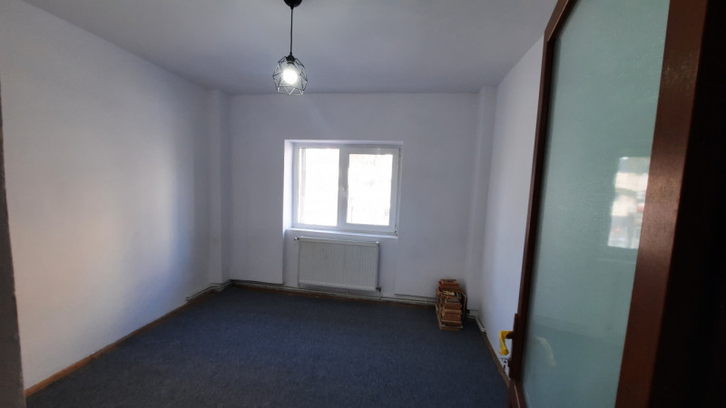 Inchiriere apartament 2 camere, central, et.1, POZIȚIE EXCELENTĂ