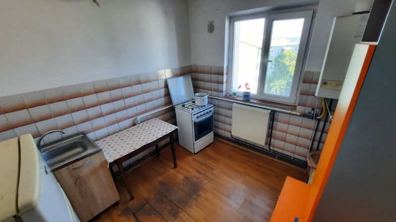 COMISION 0 - Apartament 2 camere, confort 1, micro 6, etaj 4, Târgoviște