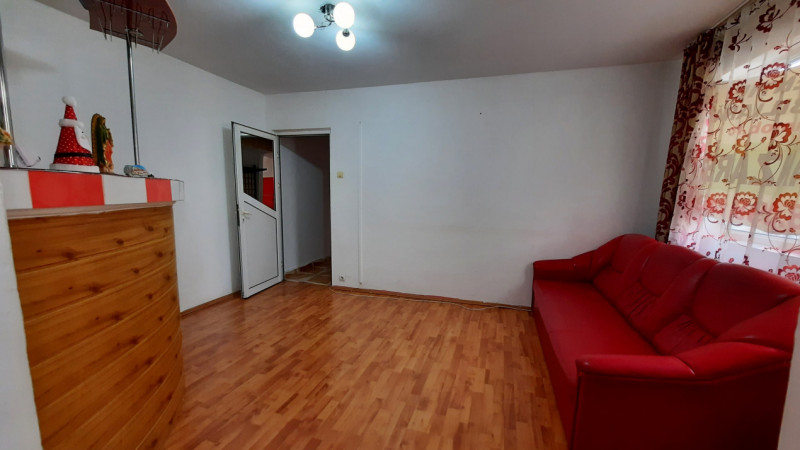 Comision 0 - Apartament  3 camere, etaj 1, confort 2,  în Moreni