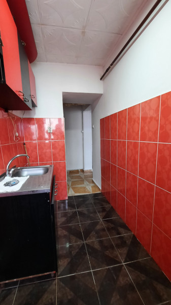 Comision 0 - Apartament  3 camere, etaj 1, confort 2,  în Moreni