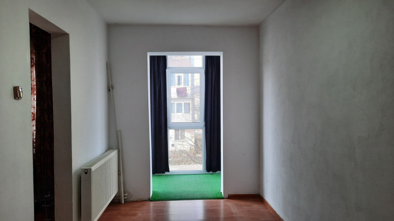 Comision 0 - Apartament  3 camere, etaj 1, confort 2,  în Moreni