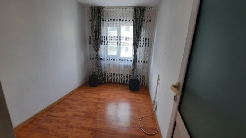 Comision 0 - Apartament  3 camere, etaj 1, confort 2,  în Moreni