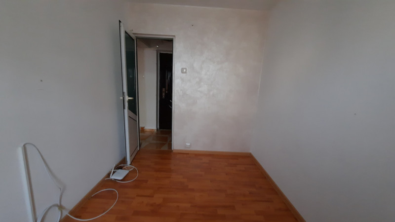 Comision 0 - Apartament  3 camere, etaj 1, confort 2,  în Moreni