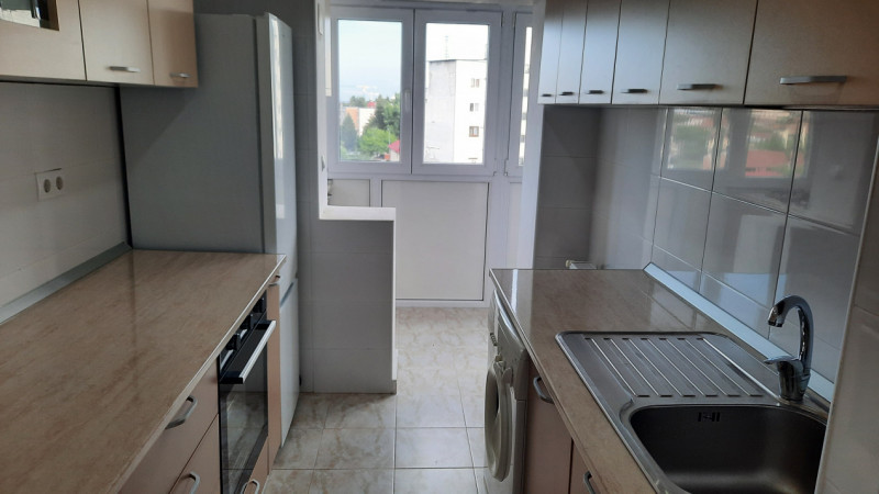 Inchiriere apartament 2 camere, etaj 6, micro 6 Targoviste