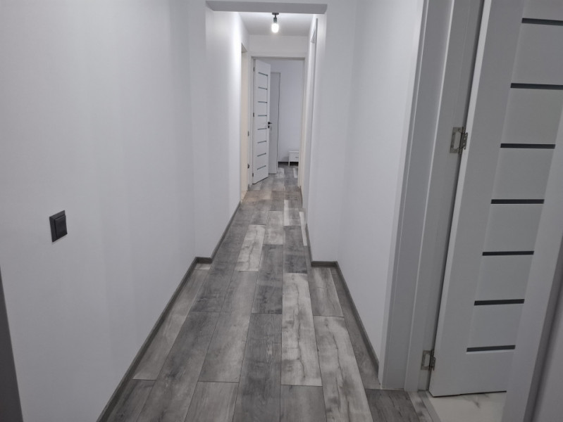 Închiriere apartament 3 camere, decomandat, micro 4 in Târgoviște