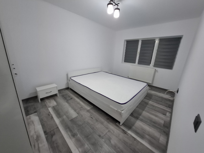 Închiriere apartament 3 camere, decomandat, micro 4 in Târgoviște