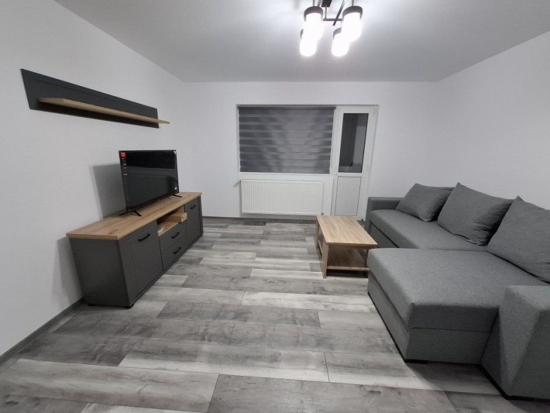 Închiriere apartament 3 camere, decomandat, micro 4 in Târgoviște