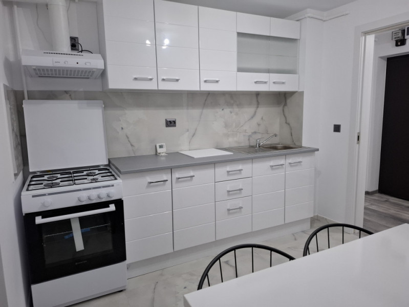 Închiriere apartament 3 camere, decomandat, micro 4 in Târgoviște