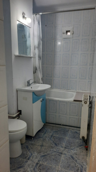 COMISION 0 - Apartament 3 camere, micro 6, etaj 3, Târgoviște