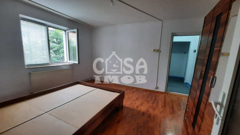 COMISION 0 - Apartament 3 camere, micro 6, etaj 3, Târgoviște