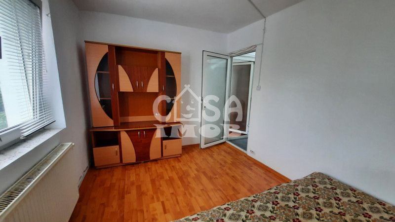 COMISION 0 - Apartament 3 camere, micro 6, etaj 3, Târgoviște