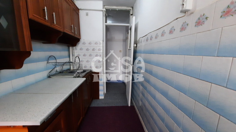 COMISION 0 - Apartament 3 camere, micro 6, etaj 3, Târgoviște