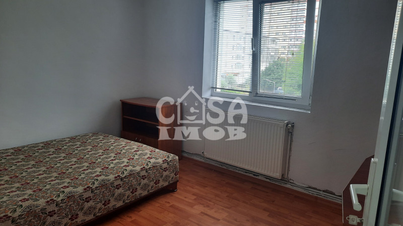 COMISION 0 - Apartament 3 camere, micro 6, etaj 3, Târgoviște