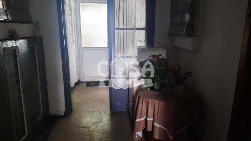 COMISION 0 - Apartament 3 camere, micro 6, etaj 3, Târgoviște