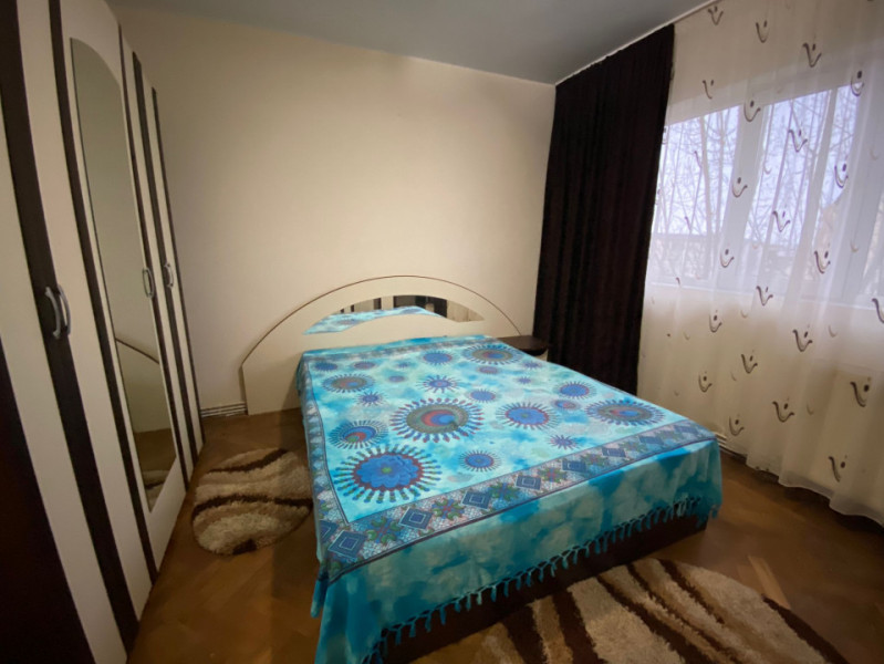 Inchiriere apartament 3 camere, etaj 4, micro 9 Targoviste