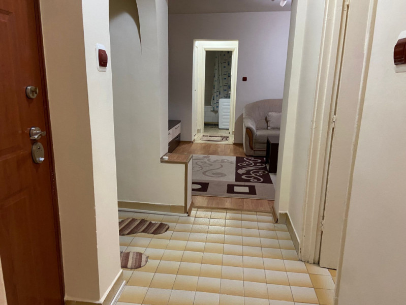 Inchiriere apartament 3 camere, etaj 4, micro 9 Targoviste