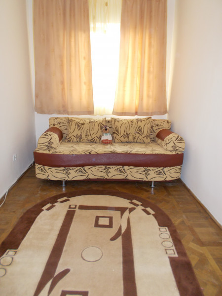 Inchiriere apartament 3 camere, etaj 4, micro 9 Targoviste