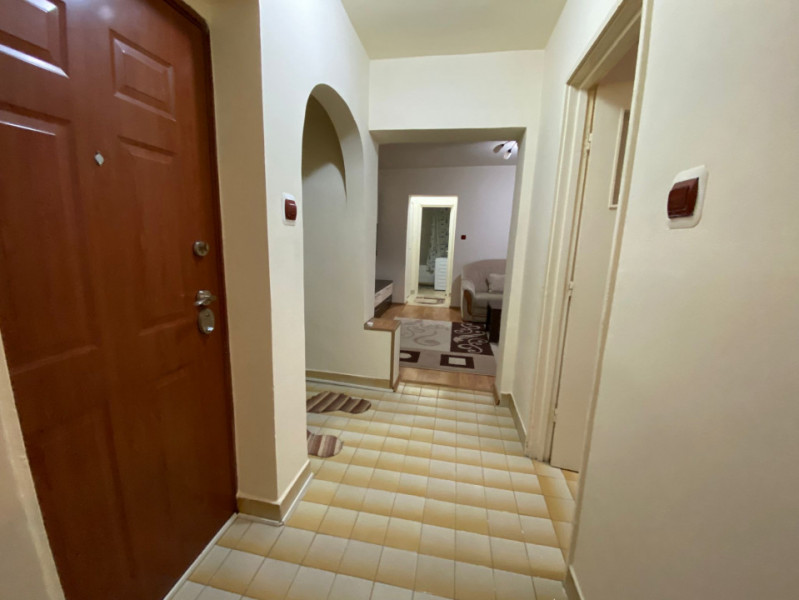 Inchiriere apartament 3 camere, etaj 4, micro 9 Targoviste