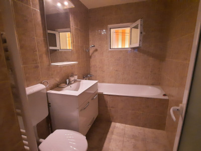 Inchiriere apartament 2 camere, decomandat, confort 1, Micro 2, Targoviste