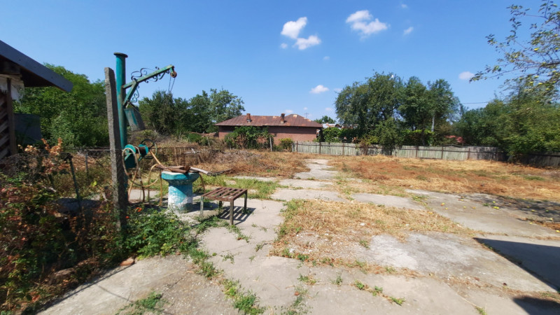 Vânzare casă+teren în oraș RĂCARI, jud.Dâmbovița