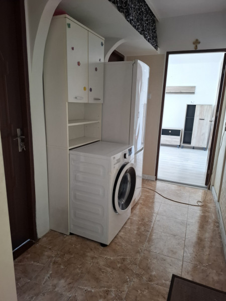 Inchiriere apartament 3 camere, confort 2, etaj 3, micro 6 Targoviste