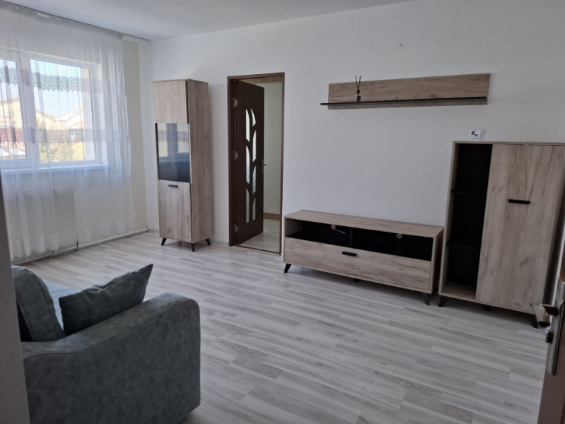 Inchiriere apartament 3 camere, confort 2, etaj 3, micro 6 Targoviste