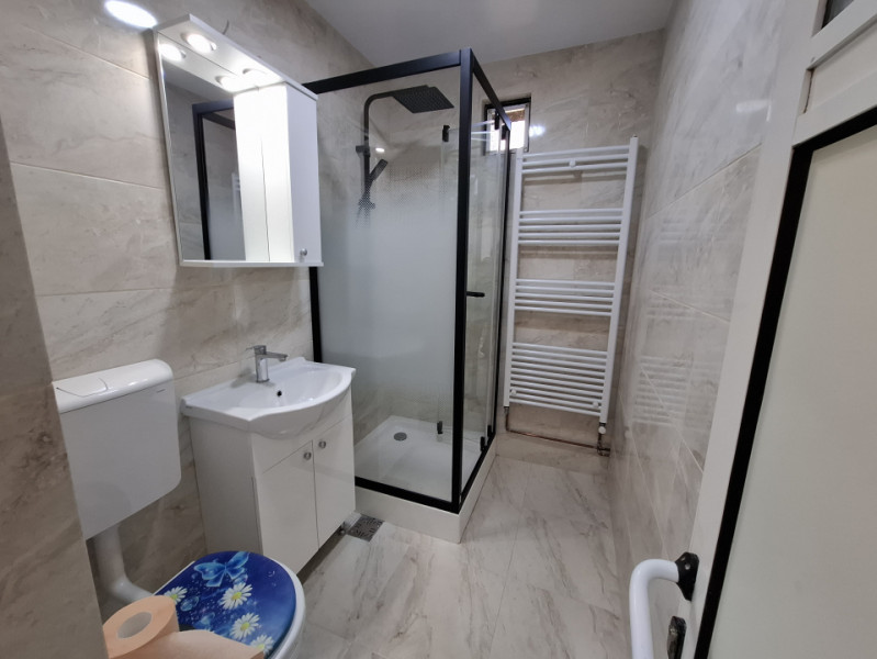 Inchiriere apartament 3 camere, micro 6, etaj 3, Târgoviște