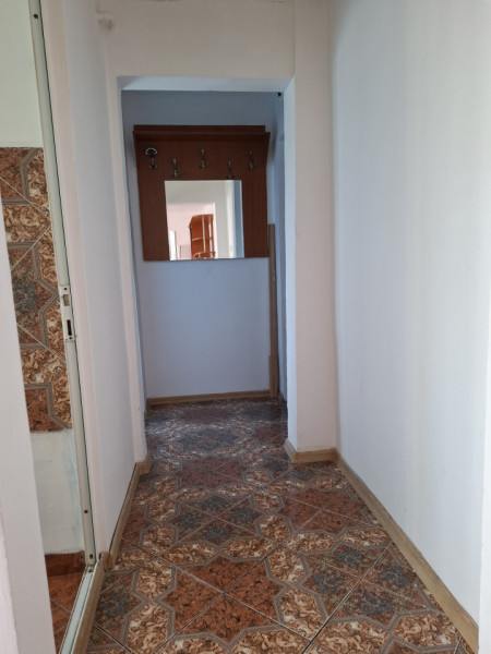 Inchiriere apartament 3 camere, micro 6, etaj 3, Târgoviște