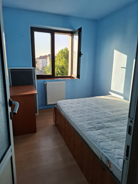 Inchiriere apartament 3 camere, micro 6, etaj 3, Târgoviște
