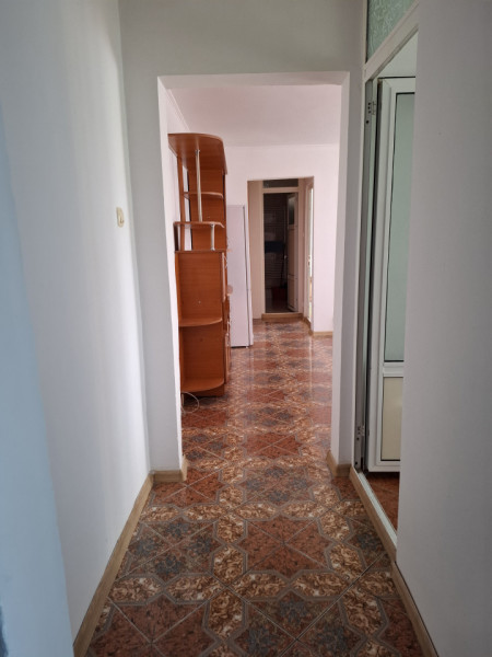Inchiriere apartament 3 camere, micro 6, etaj 3, Târgoviște