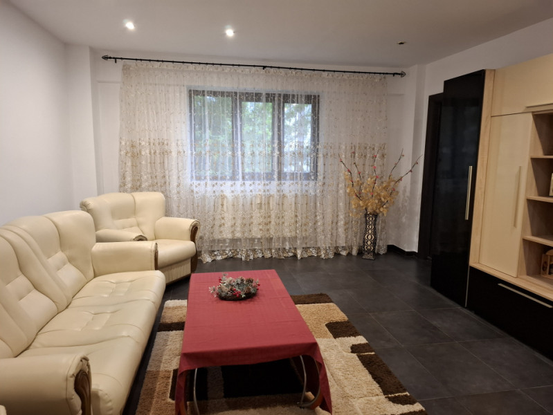 Inchiriere apartament 3 camere, Calea Bucuresti, etaj 1, in Targoviste
