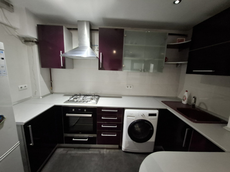 Inchiriere apartament 3 camere, Calea Bucuresti, etaj 1, in Targoviste