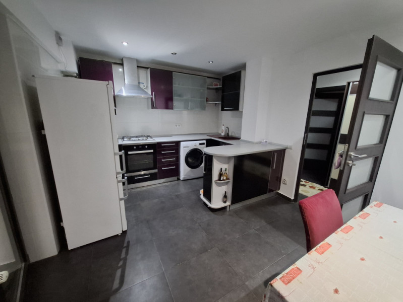 Inchiriere apartament 3 camere, Calea Bucuresti, etaj 1, in Targoviste