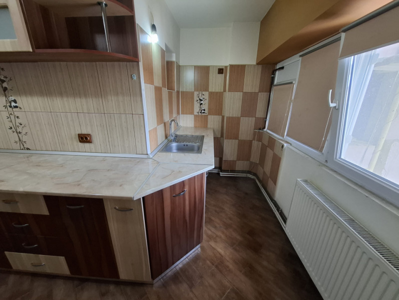GARSONIERĂ ULTRACENTRAL,  ETAJ 1, ÎN TÂRGOVIȘTE