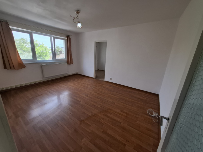 Apartament 2 camere, etaj 2, Micro 5, Târgoviște