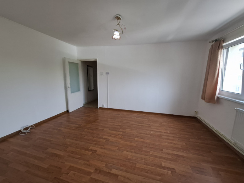 Apartament 2 camere, etaj 2, Micro 5, Târgoviște