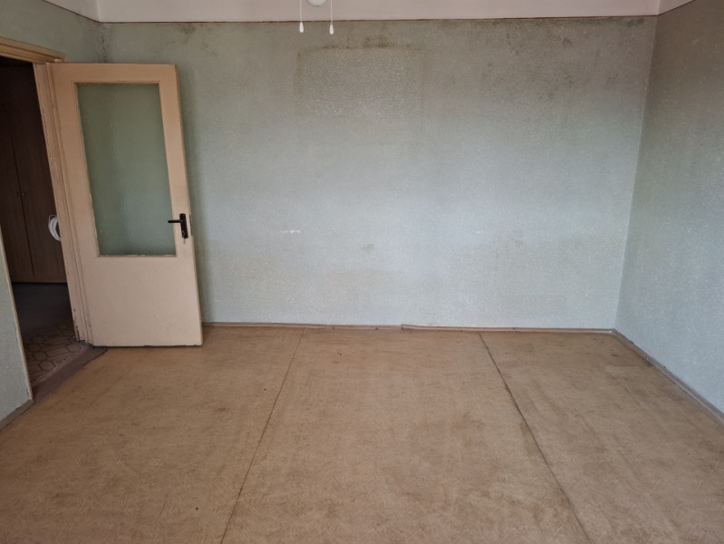 APARTAMENT 3 camere, DECOMANDAT, etaj 9, Micro 6, Târgoviște
