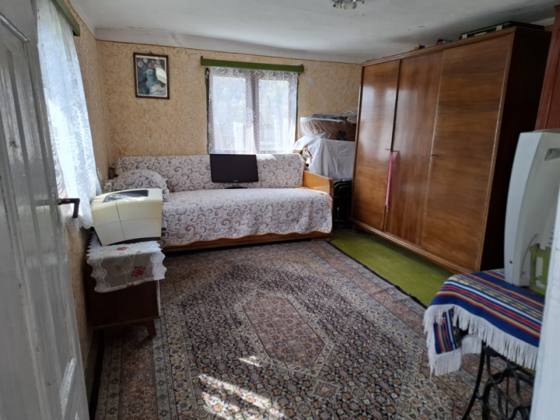 Vânzare căsuță rustică în com. Bărbulețu, jud. Dâmvovița