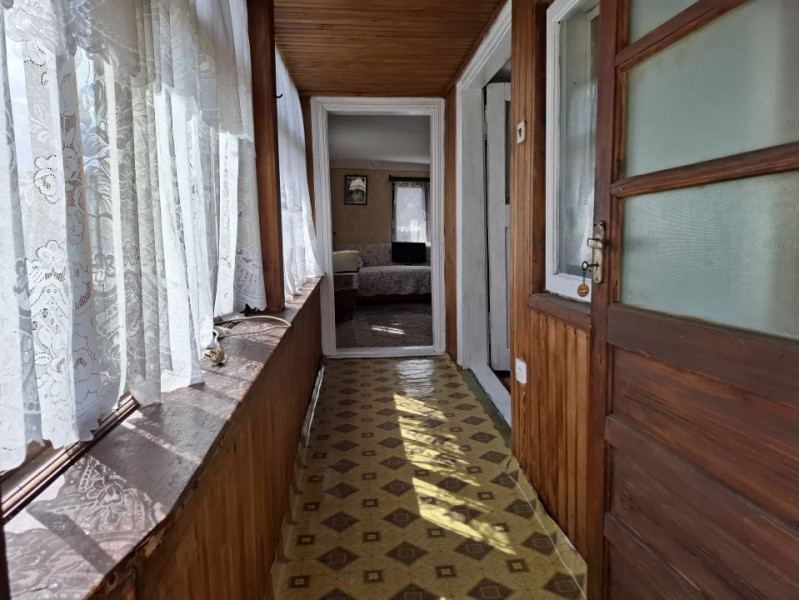 Vânzare căsuță rustică în com. Bărbulețu, jud. Dâmvovița