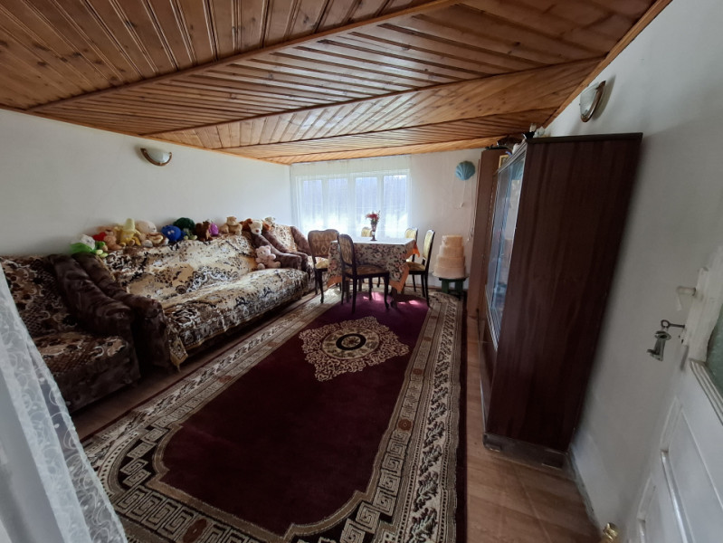 Vânzare căsuță rustică în com. Bărbulețu, jud. Dâmvovița