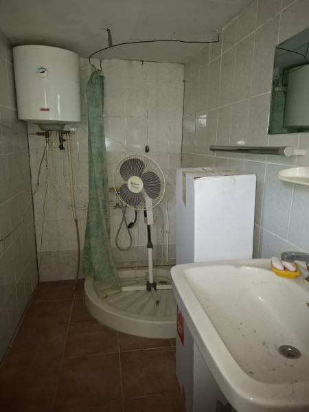 Vânzare căsuță rustică în com. Bărbulețu, jud. Dâmvovița