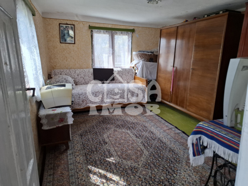 Vânzare căsuță rustică în com. Bărbulețu, jud. Dâmvovița