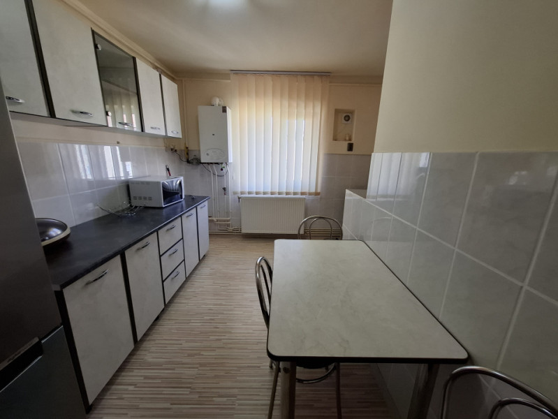 Inchiriere apartament 2 camere, decomandat, micro 3, in Targoviste